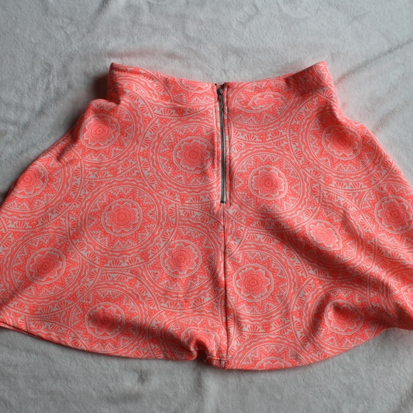 Francesca's Collections Dresses & Skirts - Francesca’s Collection MIDI Skirt